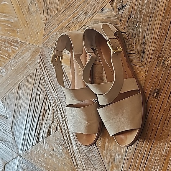 Franco Sarto strappy flat sandals 6.5 - Picture 2 of 4